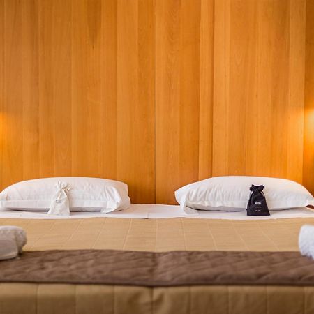 New Ipoint Hotel San Giovanni in Persiceto Buitenkant foto
