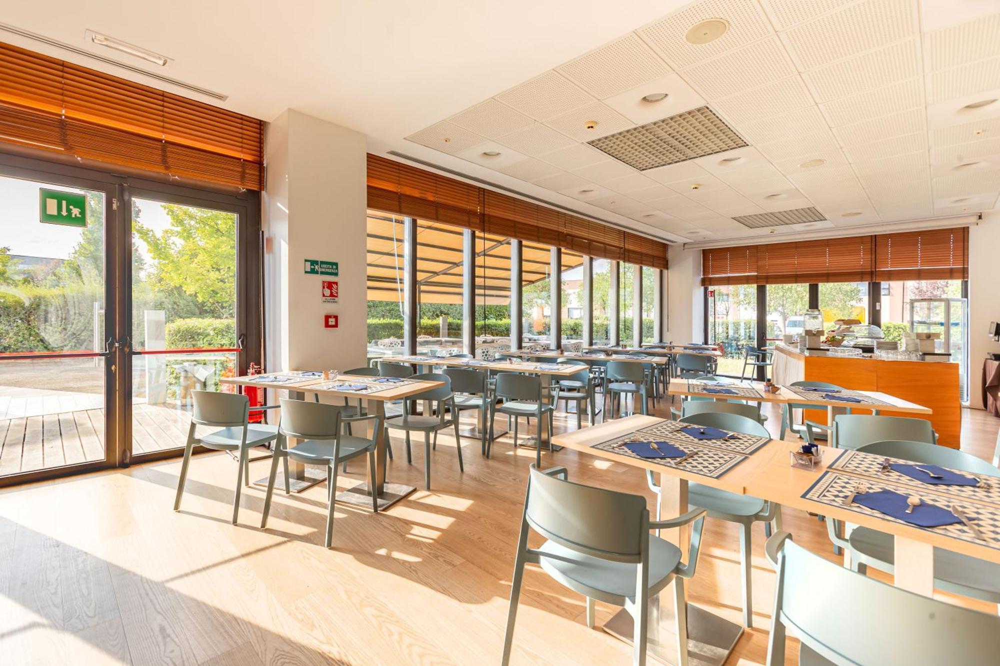 New Ipoint Hotel San Giovanni in Persiceto Buitenkant foto