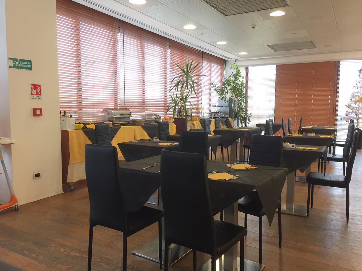 New Ipoint Hotel San Giovanni in Persiceto Buitenkant foto