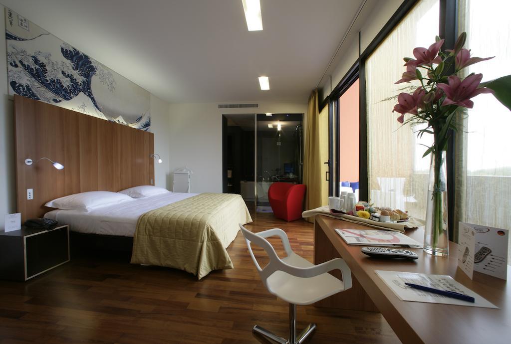 New Ipoint Hotel San Giovanni in Persiceto Buitenkant foto